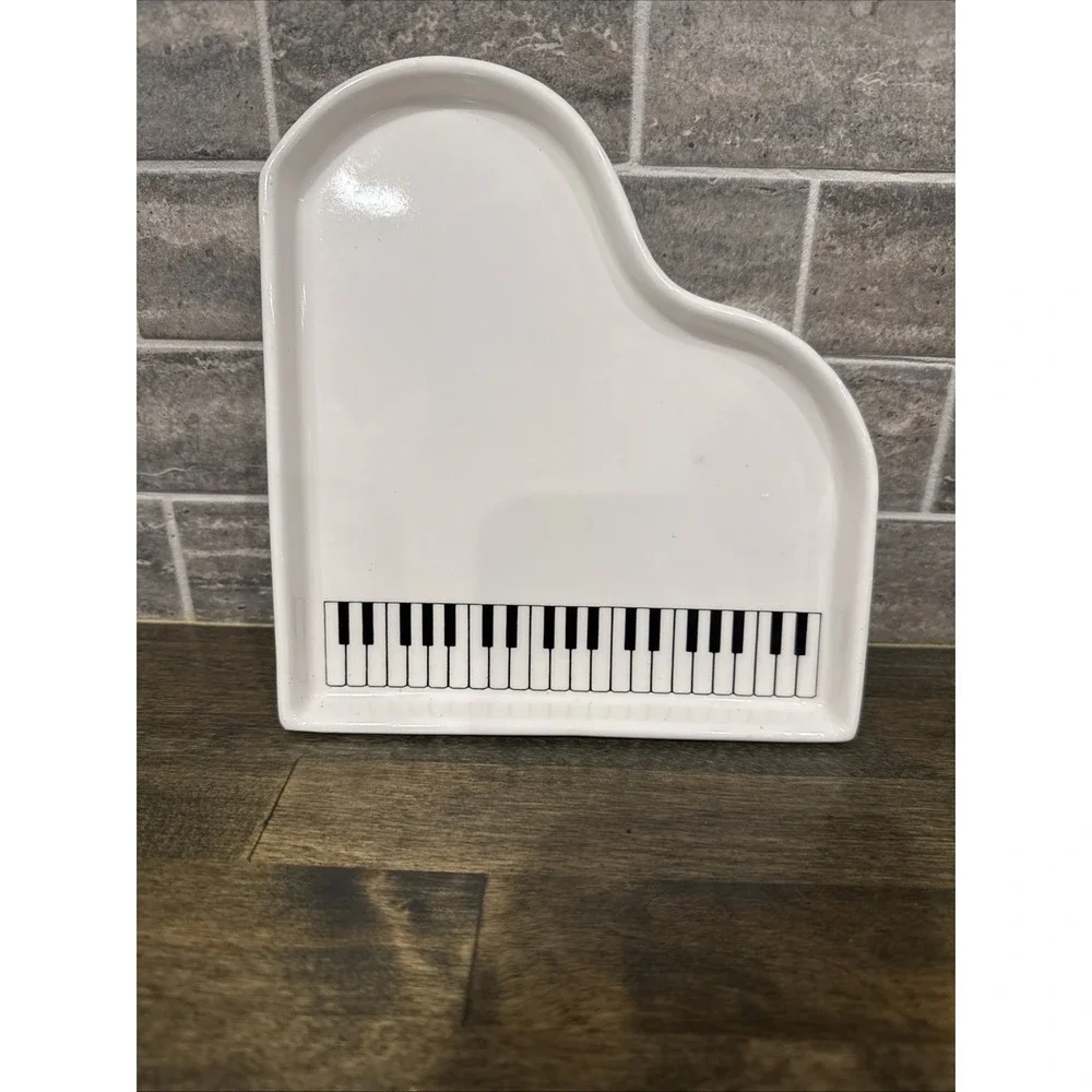 2 Grand Piano Shaped Trinket Dish/Plates, Shafford Original, MCMLXXX Japan